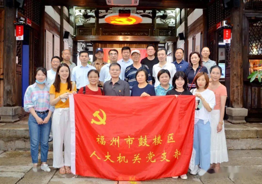 最棒的：男艺人爆红！经纪人和助理的水平，已经带不了当红艺人了